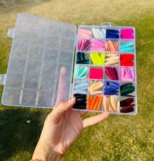 288 Pcs Artificial Nails Kit – Stylish Press-On Nails for DIY Manicure